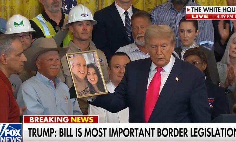 1750997322 Angel relatives join Trump in urging Congress to pass big.jpg