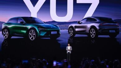 1751005896 Xiaomi shares surge after new SUV gets 289000 orders in.jpg