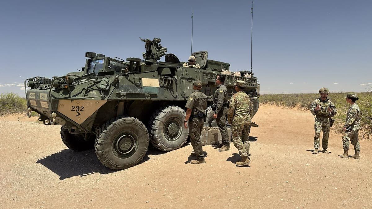 American soldiers take measures on the Mexican border