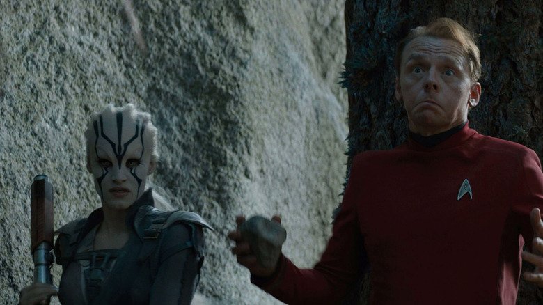 Scotty and Jayla next to a large rock at Star Trek Beyond