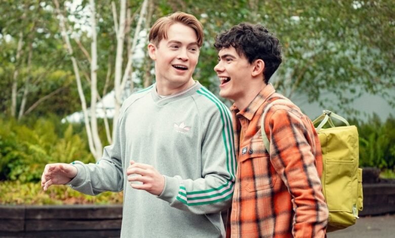 5 Must Watch Netflix Shows That Will Make You Happy in.jpg