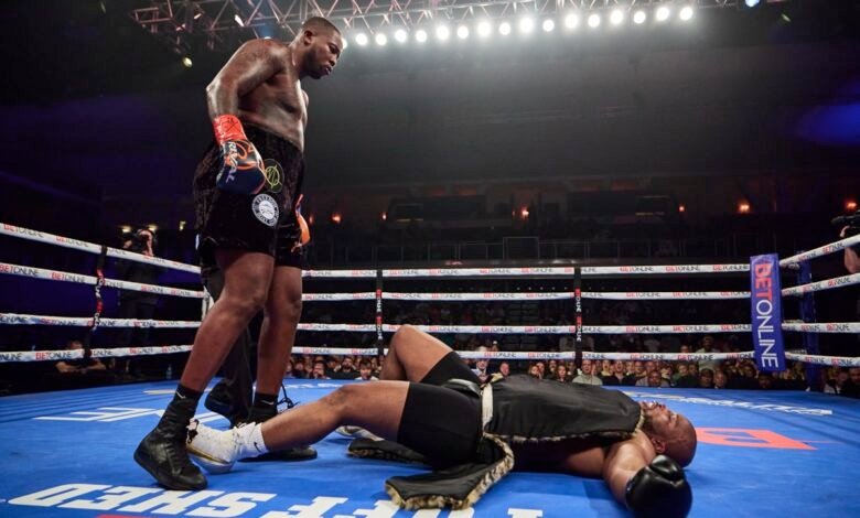 Boxing Results Brandon Moore Defeats Wright Crews Dezurn Wins.jpg