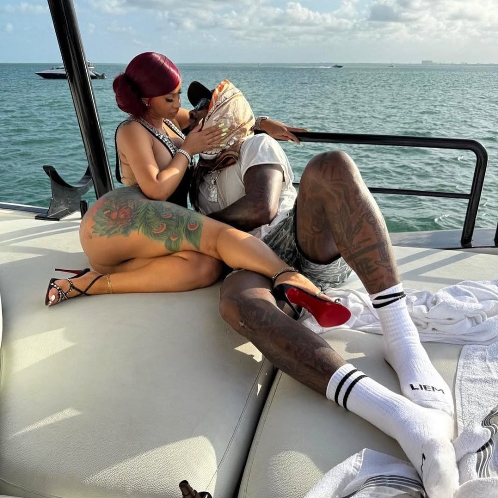 Snapinsta.to_503038228_186095106059893_869474897411067427_N-Cardi-B.jpg