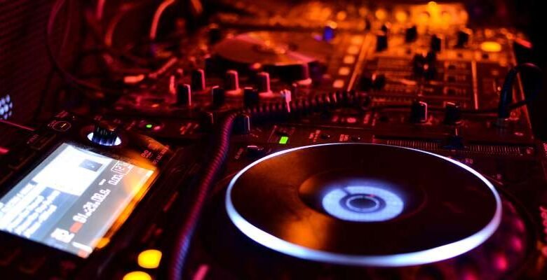 Creating Royalty Free Background Music with AI.jpg
