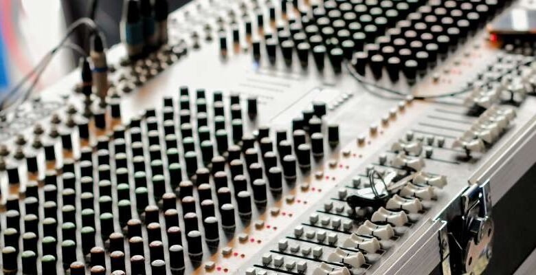 How AI is Redefining the Music Industry.jpg