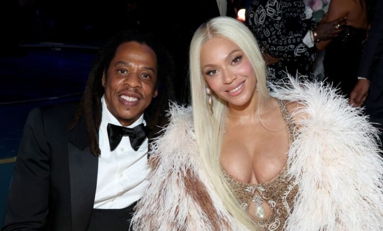 Jay Z Joins Beyonce on Stage in Paris Snubs Kanye West.jpg