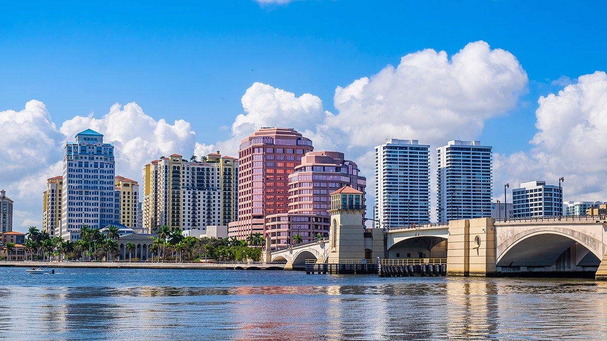 West Palm Beach horizon