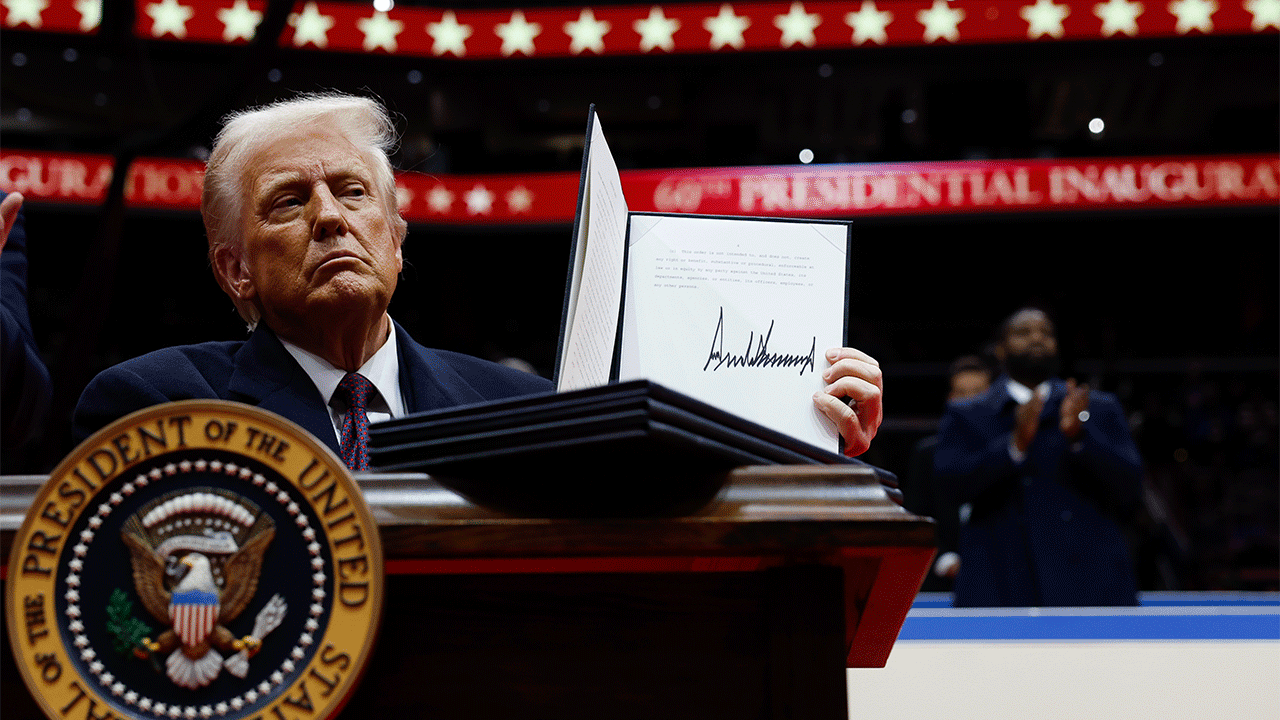 Trump files 20 Supreme Court emergency applications in just 23.gif