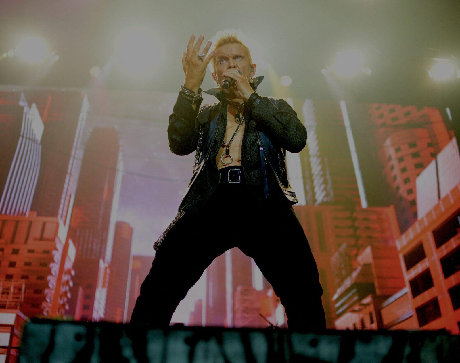 Pilly Idol Performance in Ovo Arena Wembley on his Road side 2022 on October 19, 2022