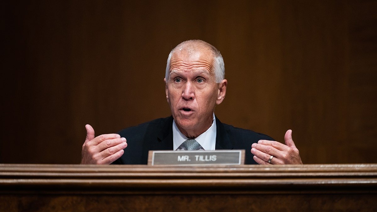 Tilis during the Senate session