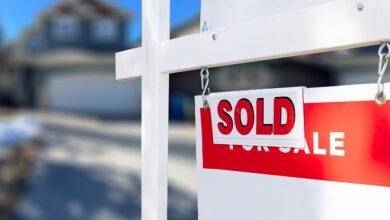 1751733156 Wealthy buyers increasingly turning to cash for luxury homes report.jpg