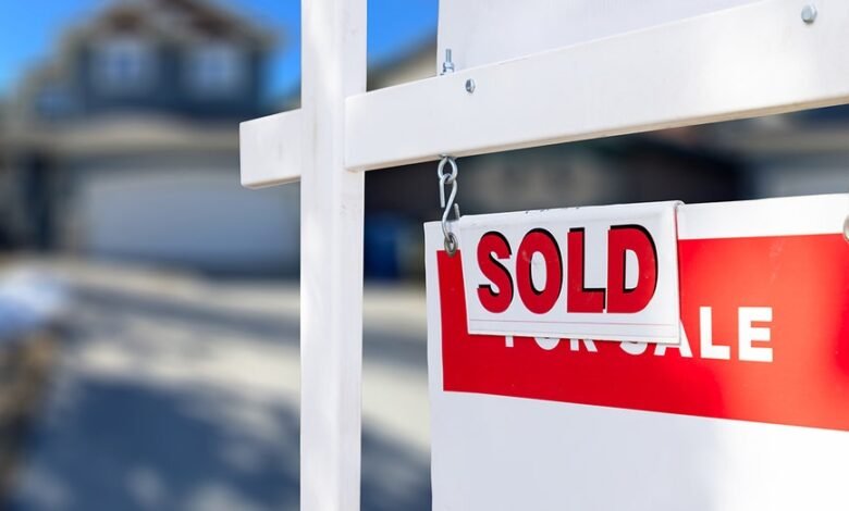 1751733156 Wealthy buyers increasingly turning to cash for luxury homes report.jpg