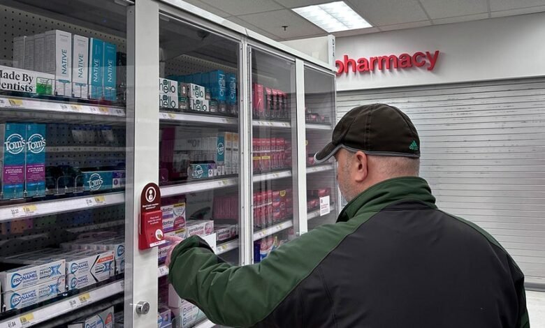 1751934579 Washington Post columnist says CVS anti theft measures alienate customers.jpg