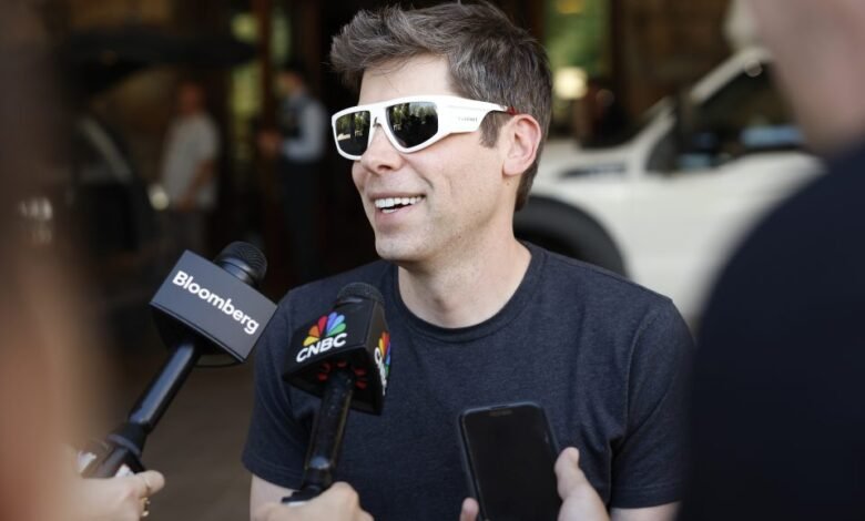 1752085488 Photos Sam Altman Tim Cook and Silicon Valleys elite arrive.jpg