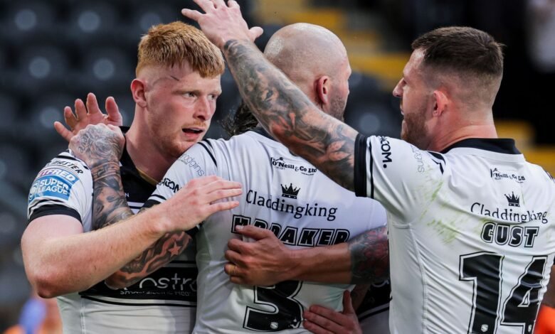 1752189170 Hull FC 16 10 Wakefield Trinity Black Whites finally earn.jpg