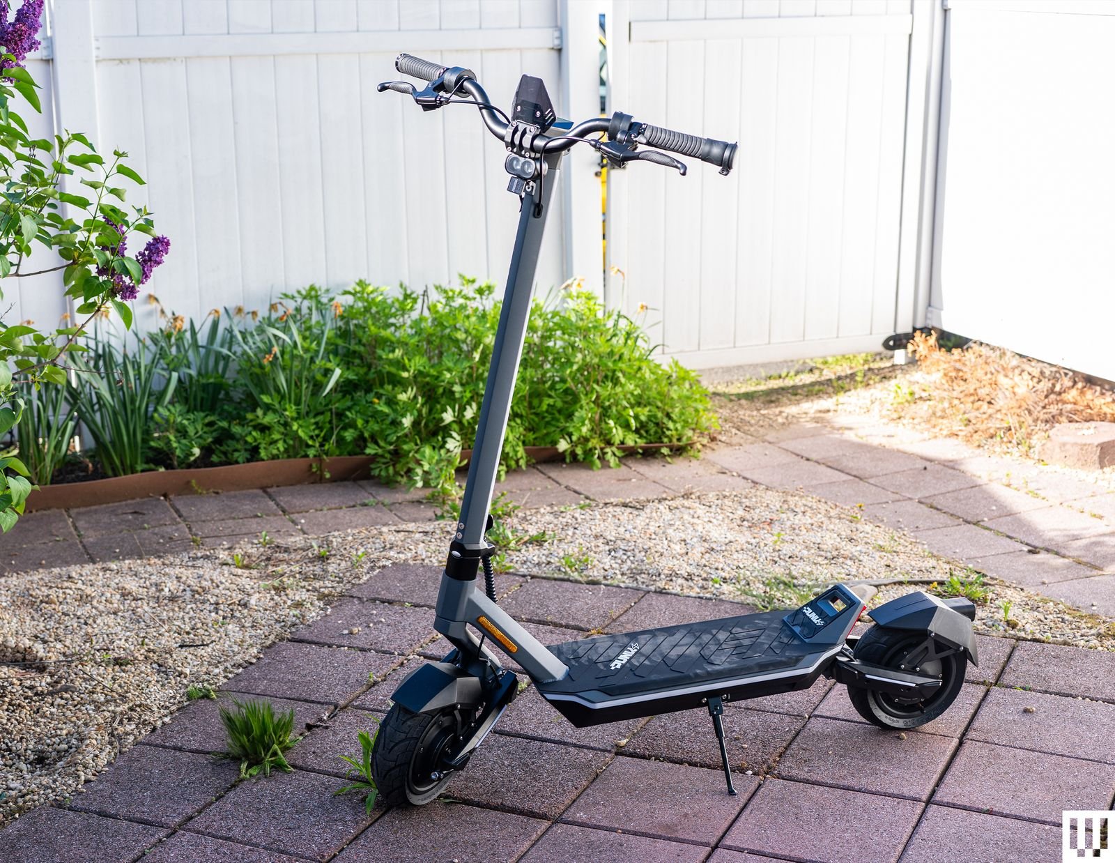 Image may contain Scooter Transportation Vehicle and Escooter