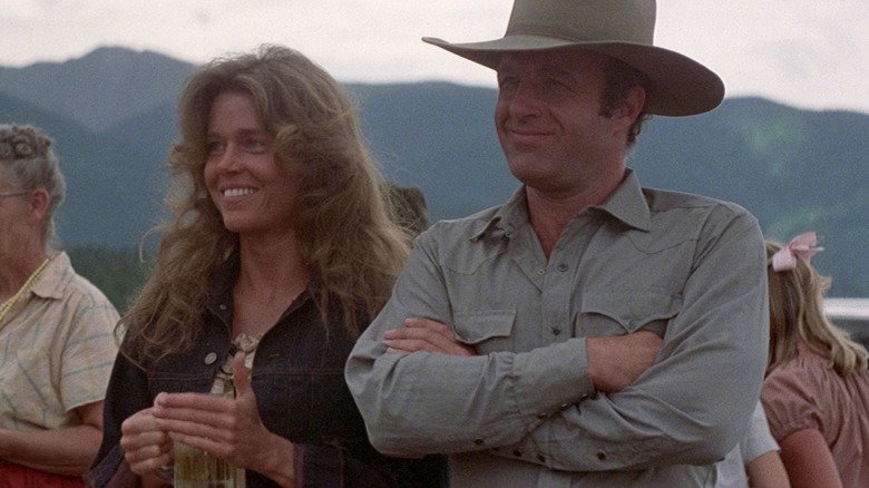 Jane Fonda in the role of Ella Connors and James was in the role of Frank Atheren standing together