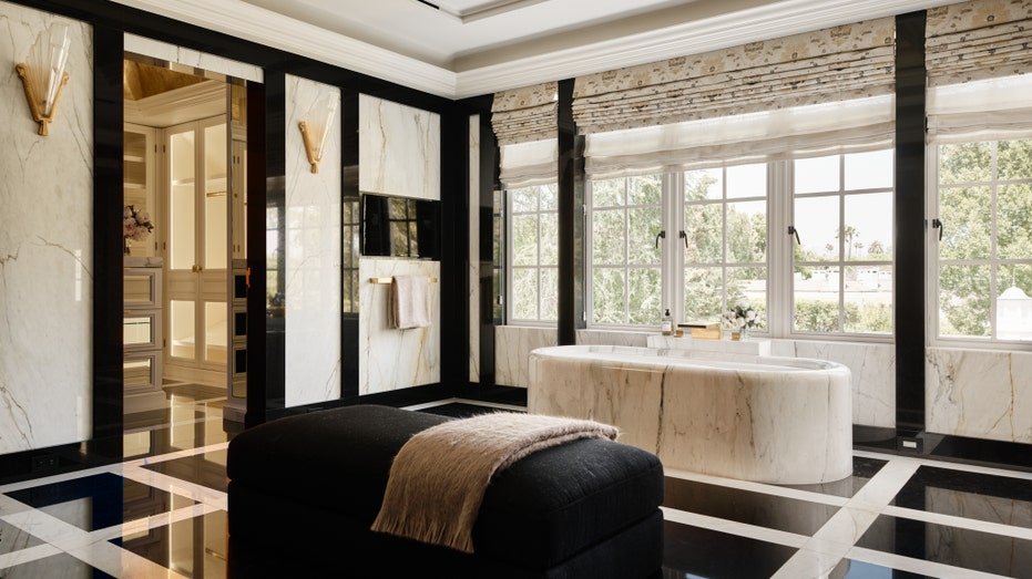Black and white marble bath