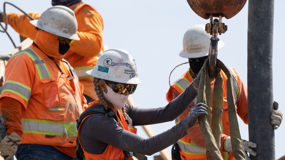 Building workers in Los Angeles