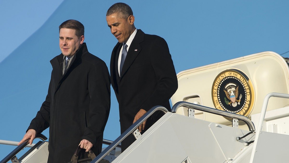 PFEIFAR and Obama Disembark Air Force One
