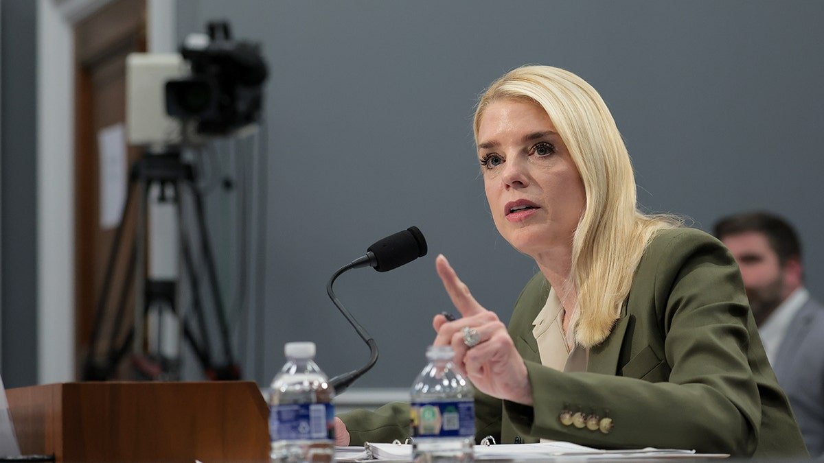 Public Prosecutor Pam Bondi