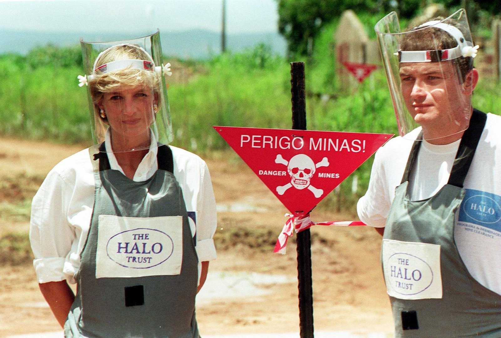 Princess Diana with Halo Trust LandMine Paul Heslop in angola minefield.