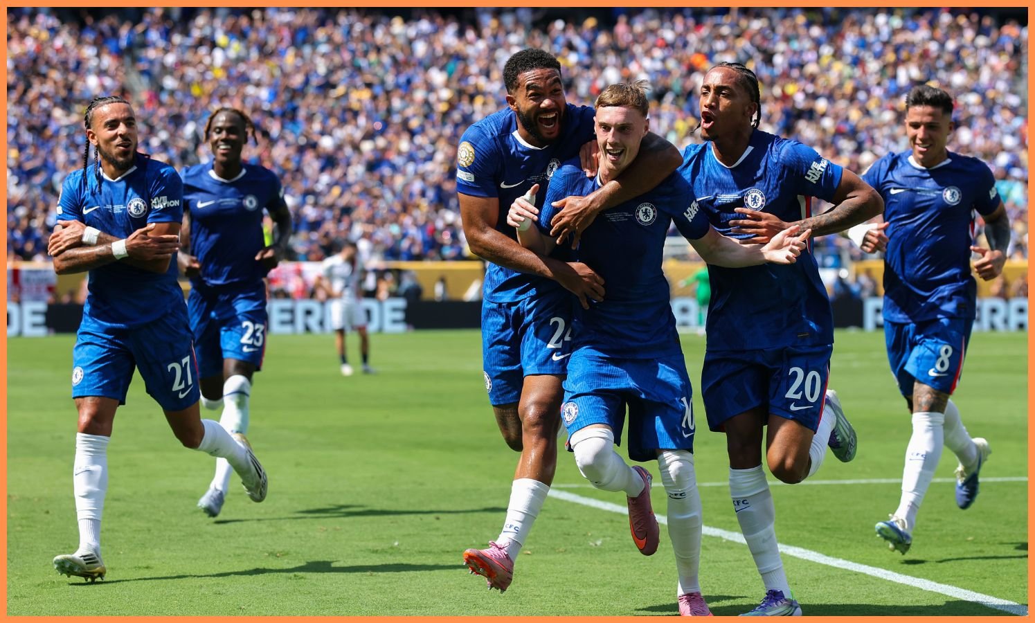 Chelsea players celebrate the final victory of the World Cup over Paris Saint -Germain