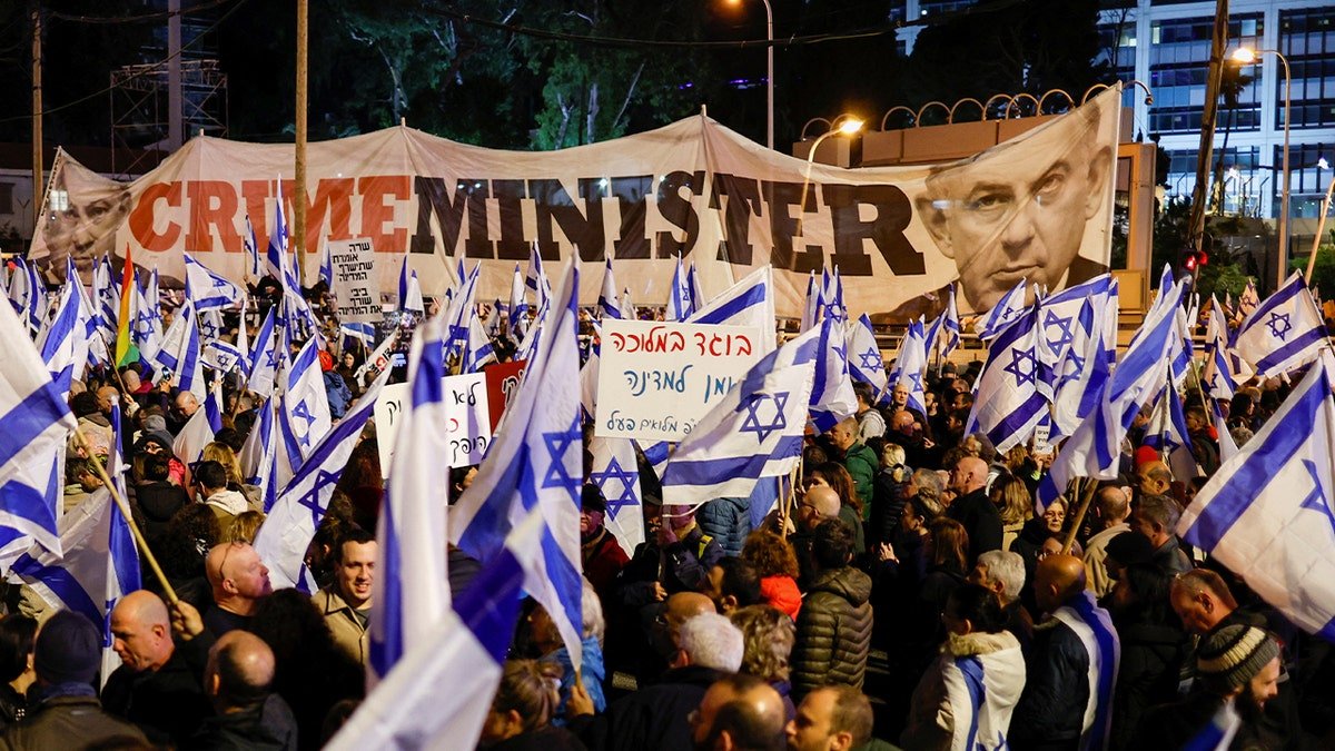 The Israelis gathered against Netanyahu's judicial reform