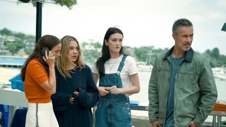 Ava and Danica do not realize that Killers Stevie and Ray are next to them that I know what I did last summer