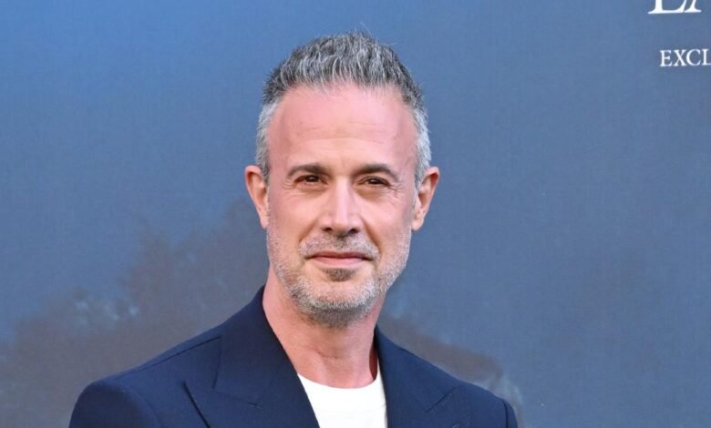 1753067274 Freddie Prinze Jr Reveals He and Jennifer Love Hewitt Run.jpg