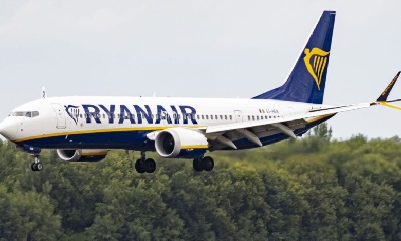 1753130416 Ryanair targets scourge of oversized bags with employee bonus incentives.jpg