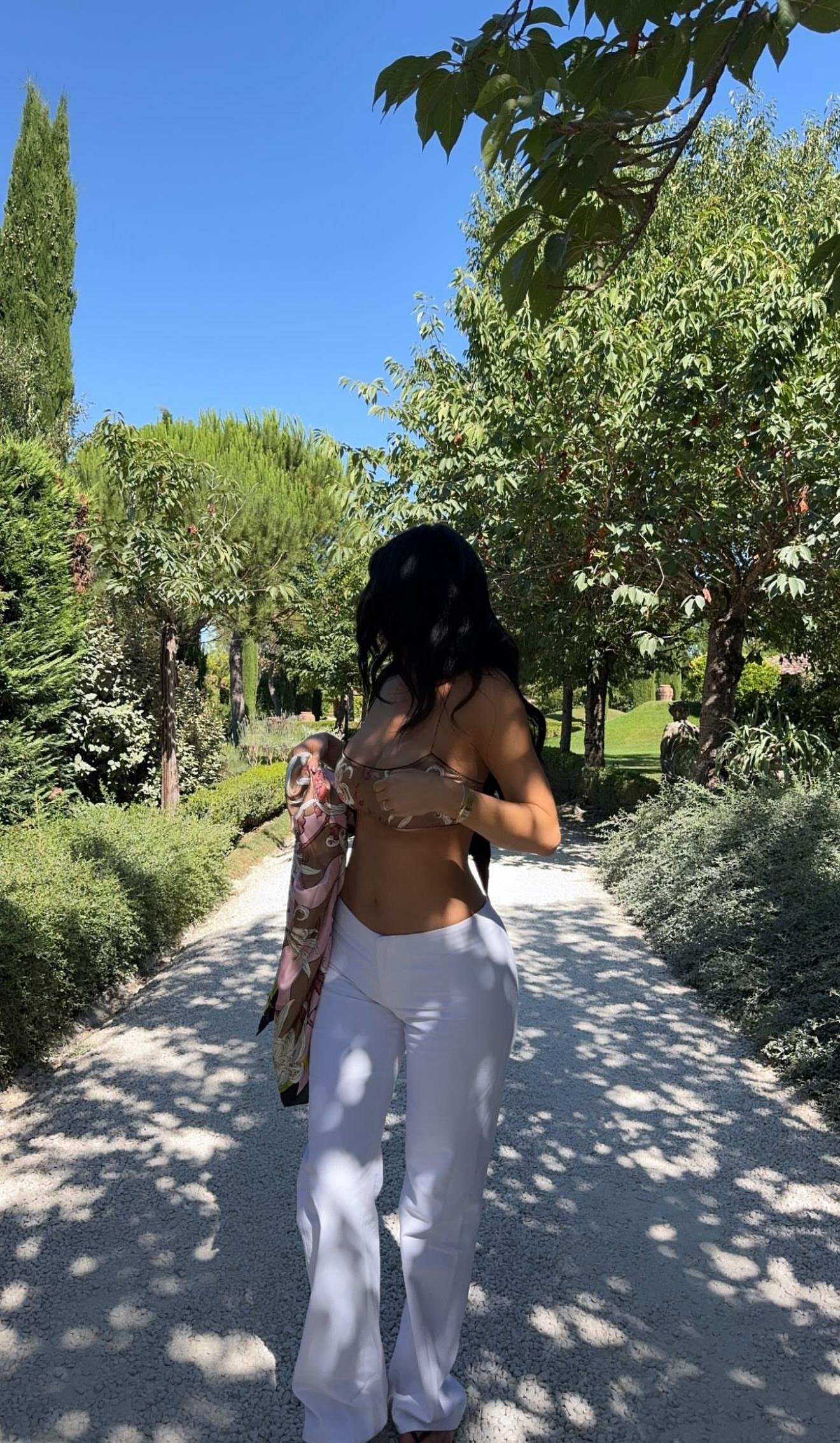 Kylie Jenner puts the camera.