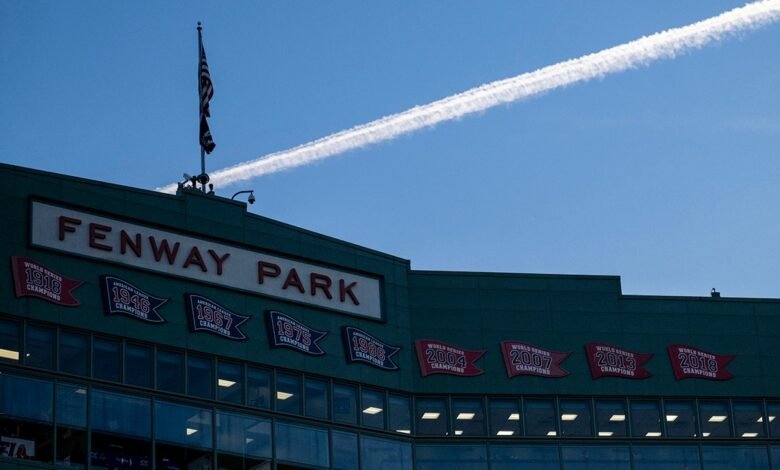 1753440036 Red Sox fans urged to skip buying drinks at Fenway.jpg