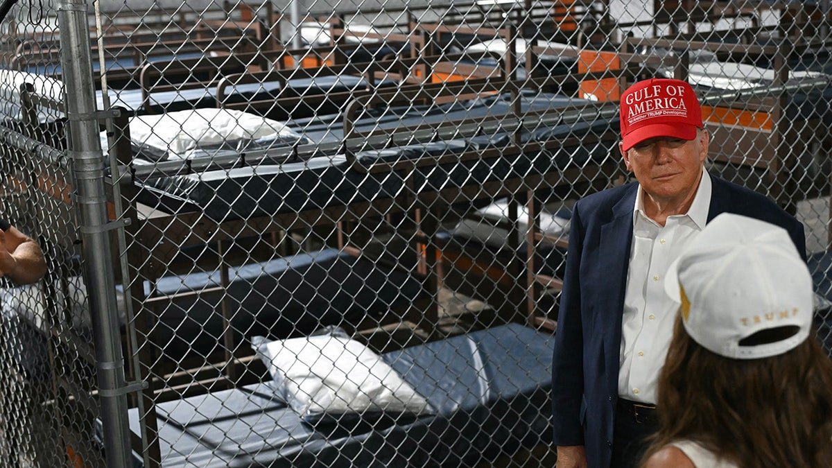 Donald Trump tours, crocodile