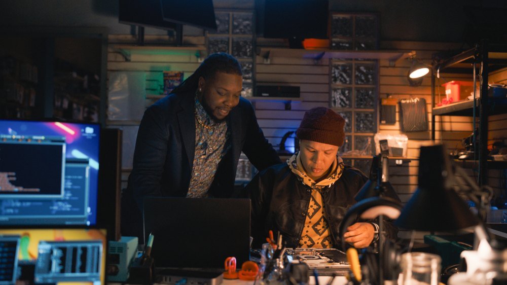 Who is Eric Grace from tracking? 5 things to know about the actor plays Bobby