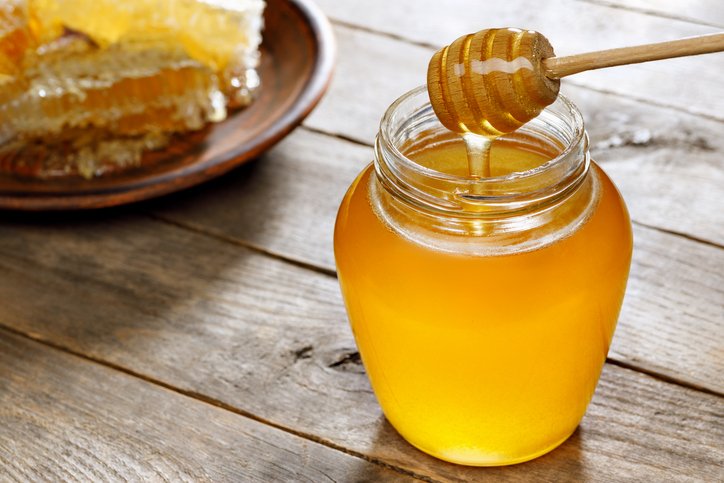 Honey jar with Dberberry Spring allergies