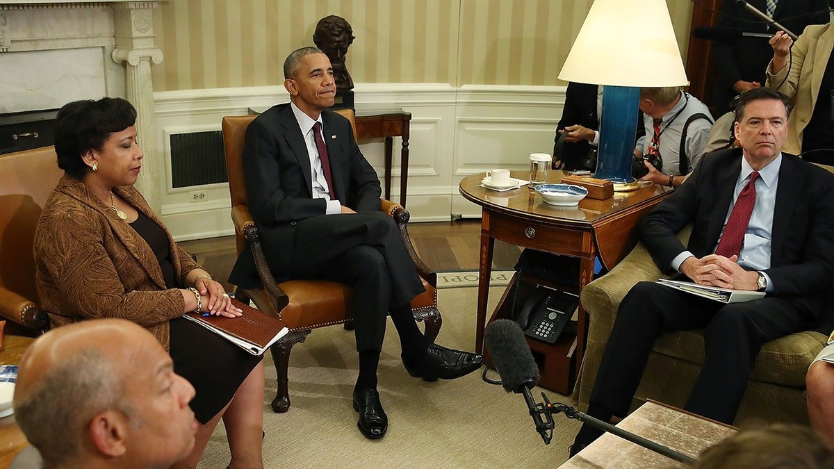 Obama meets Lynch, Come and others at the White House meeting.