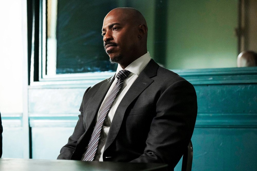 Who is and does not return to the law for the 25th season after the delivery of Shakeups Mehcad Brooks