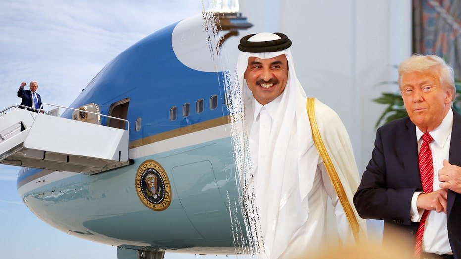 Donald Trump on the Air Force one in Qatar