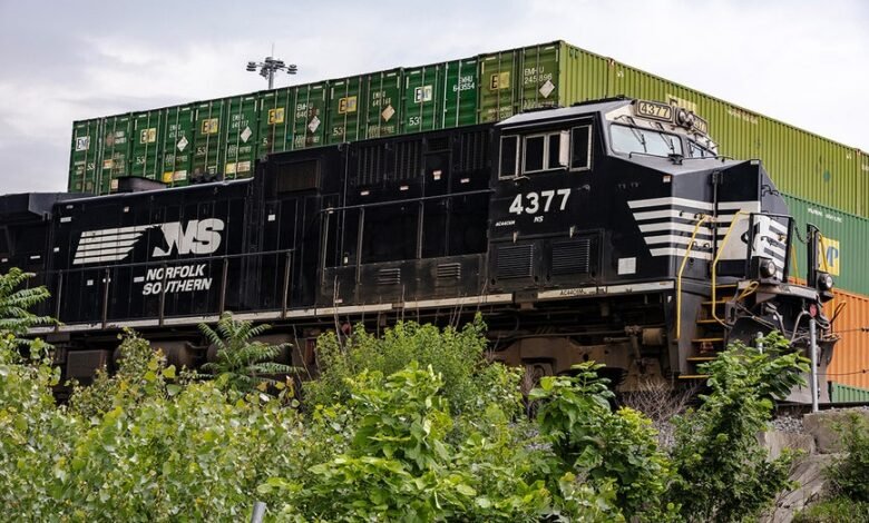 1753867979 Historic rail merger connects Union Pacific Norfolk Southern tracks.jpg