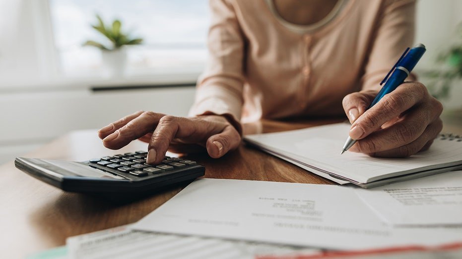 An close to the house's budget to plan home and use the calculator.