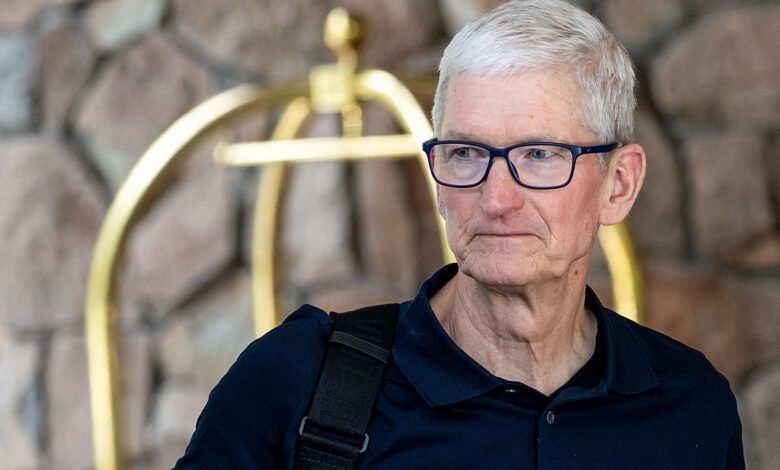 Apple plans to significantly grow AI investments Cook says.jpg