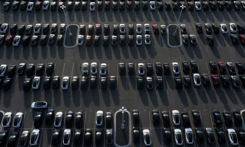 Automakers push EV sales as 7500 US tax credit is.jpeg