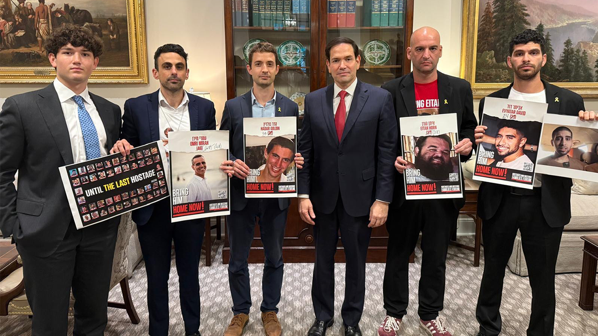 Rubio with relatives hostage enthusiasm