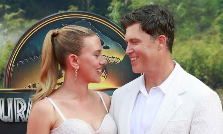 Colin Jost Reacts to Jonathan Bailey Kissing Scarlett Johansson.jpg