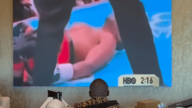 Floyd Money Mayweather Sends Roy Jones Jr A Subliminal Message.png