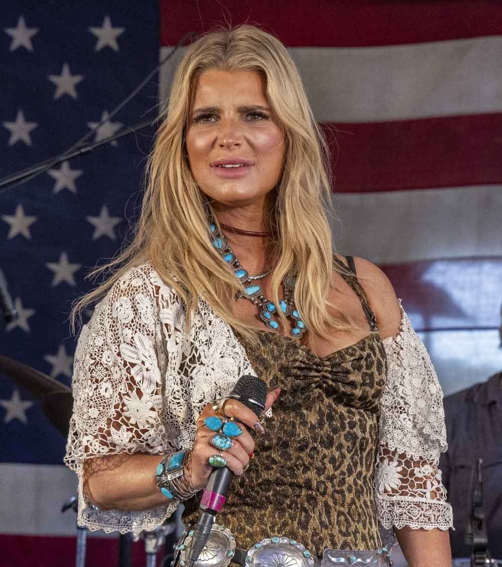 Gettyimages -205046335 Jessica Simpson offers dark hair on post.jpg birthday
