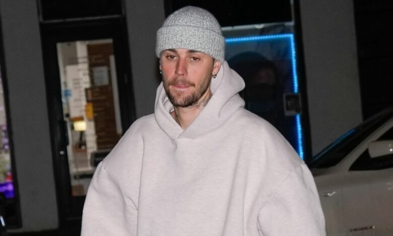 Justin Bieber Releases Surprise Album Swag Featuring 20 Tracks.jpg