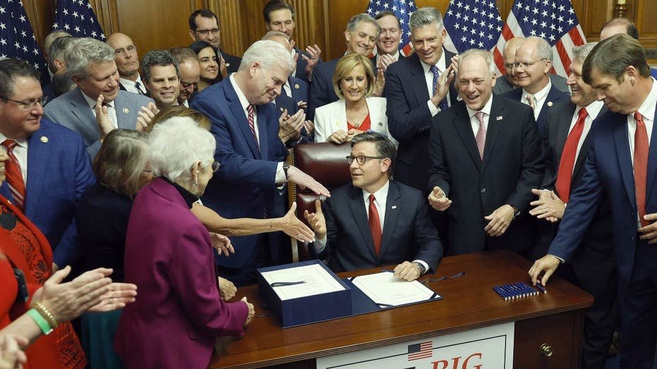 Republicans celebrate the approval of the law of one beautiful law