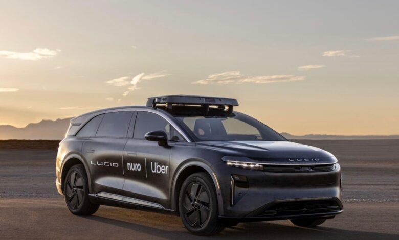 TechCrunch Mobility Uber makes a bet on premium robotaxis.jpg